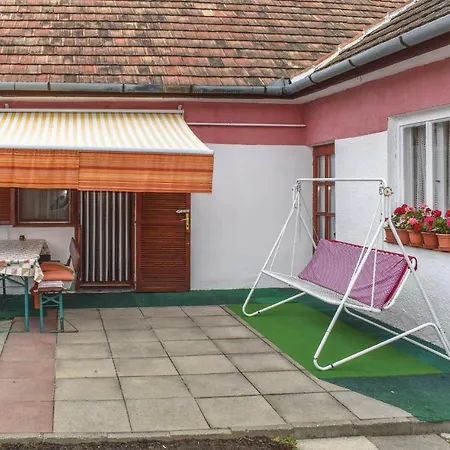 Two Bedroom Holiday In *